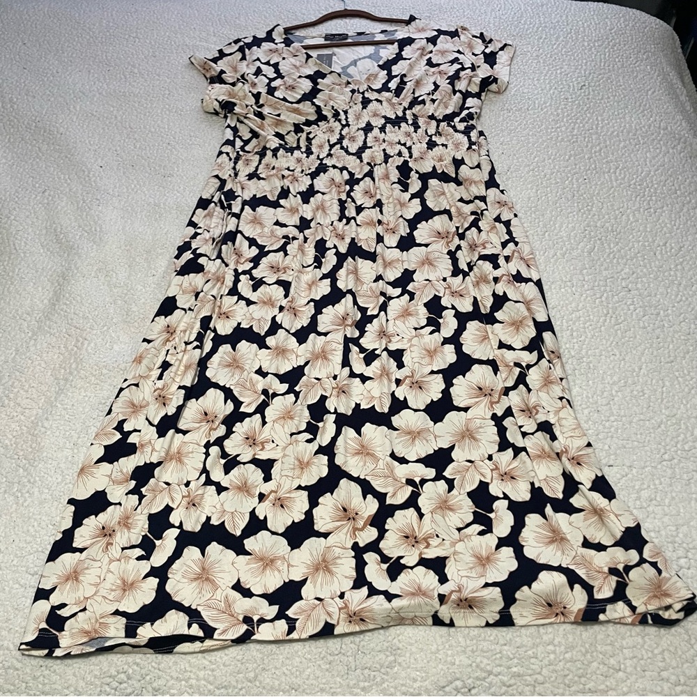 Lane Bryant flutter sleeve v-neck maxi dress size 26 to 28 floral new with tags